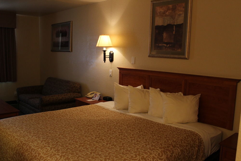 Quality Inn Alpine Bagian luar foto